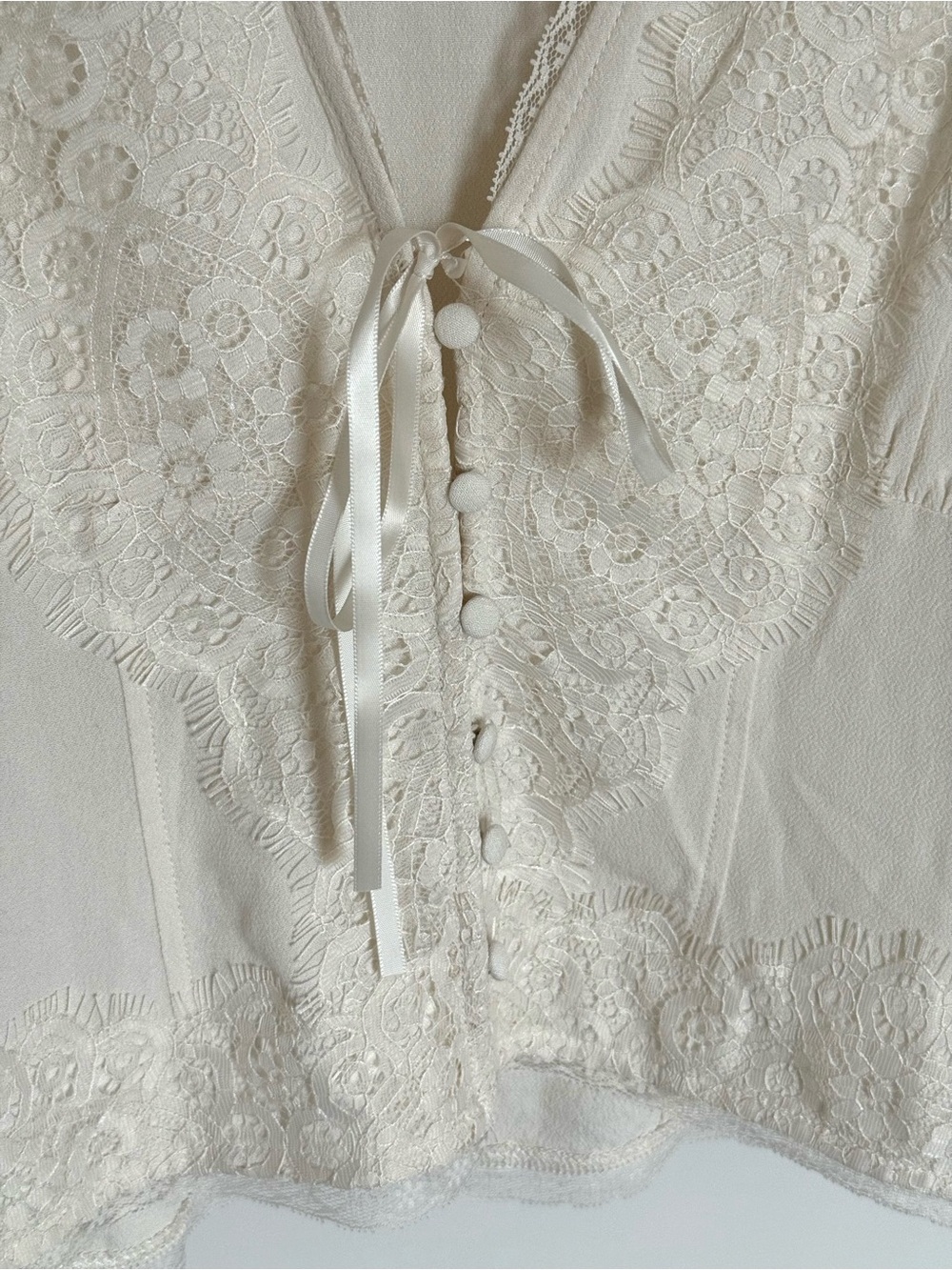 Free People Jaida Vest Top Tofu Ivory Eyelash Lace Button Front Tie XS - Picture 7 of 14